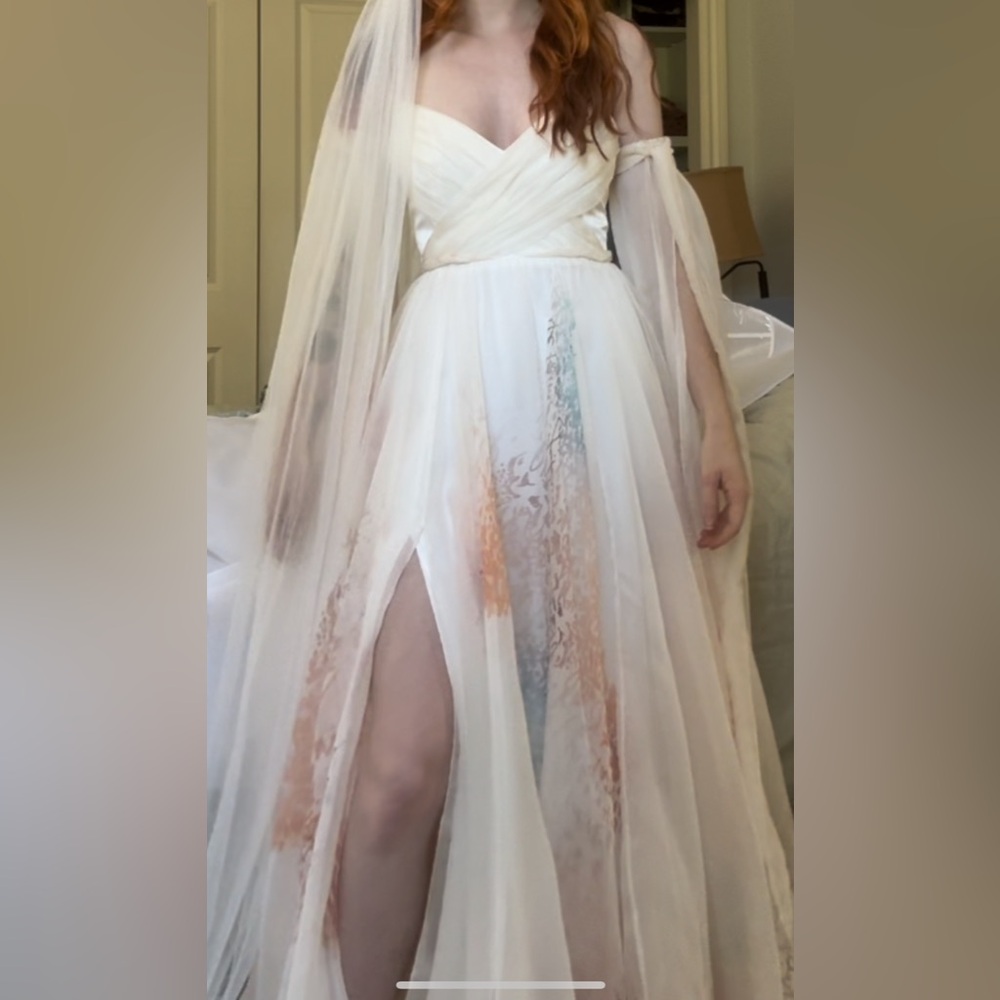 Gorgeous silk organza Leanne Marshall wedding dress w. custom detachable sleeves